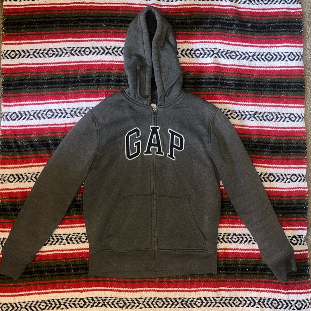 Size Small Grey Gap Hoodie Can Fit An XL Kid Or XS